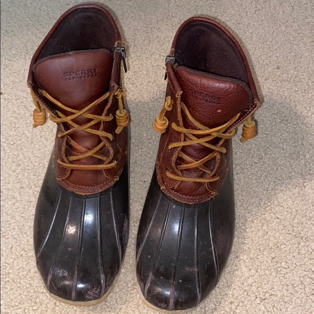 Speedy duck boots